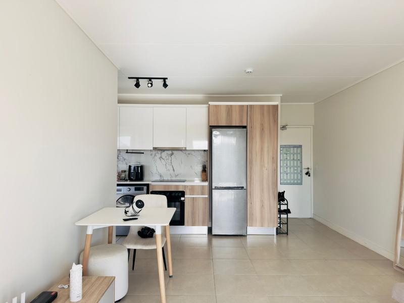 To Let 1 Bedroom Property for Rent in Sandown Western Cape